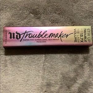 Urban decay troublemaker mascara NIB